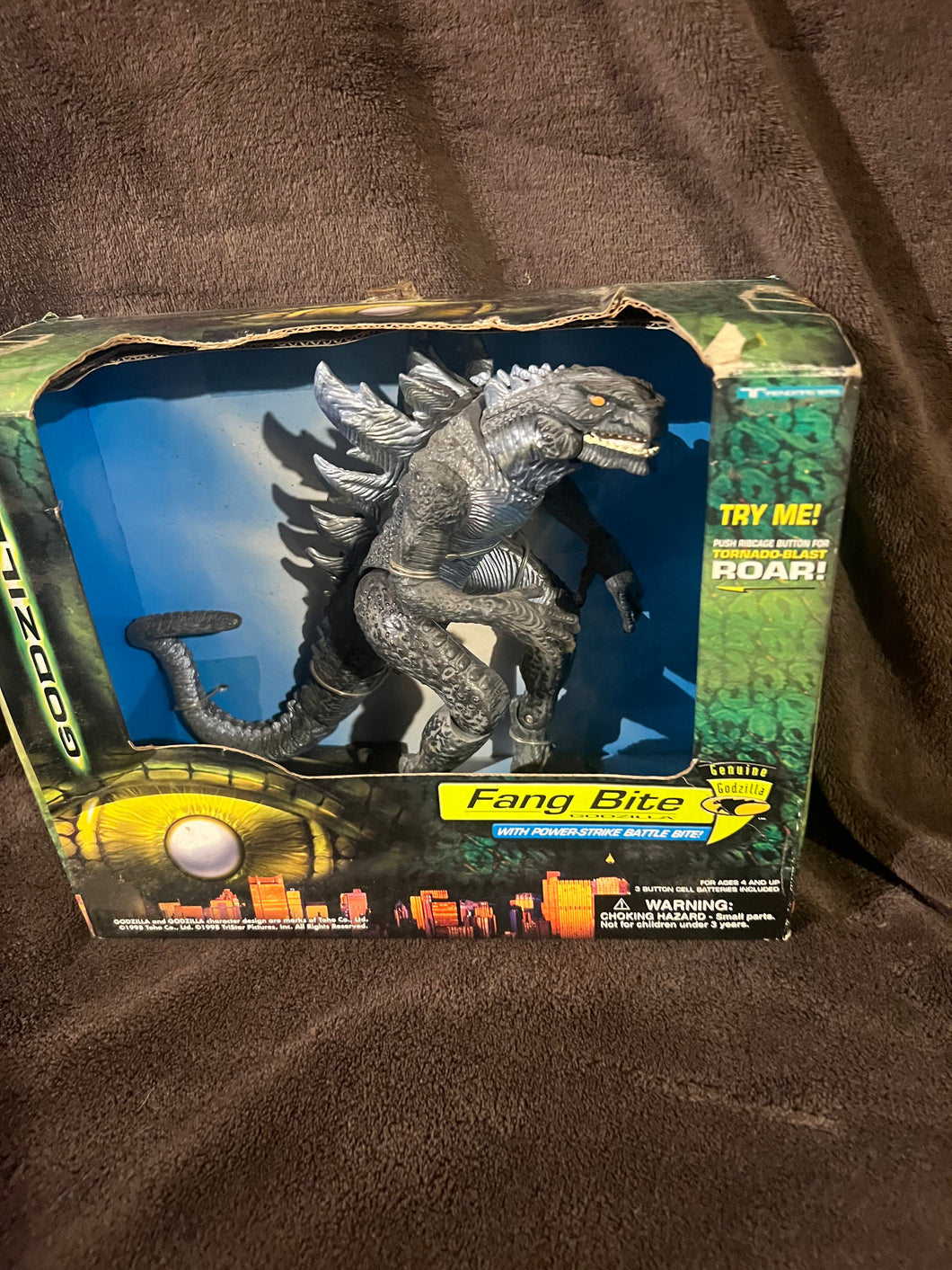 Godzilla Rare Fang Bite Figure