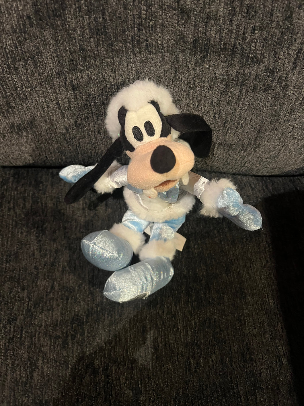 Disney Holiday Winter Wonderland Goofy Rare Plush