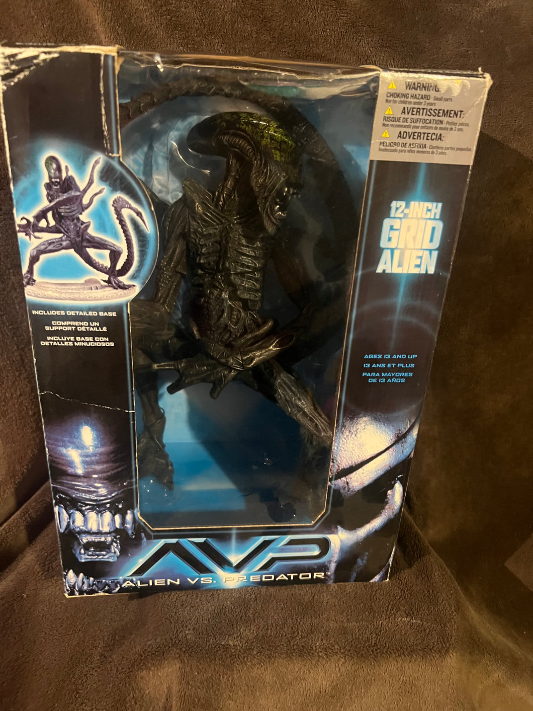 Alien vs Grid Mcfarlane Toys 12 inch Collectible Figure